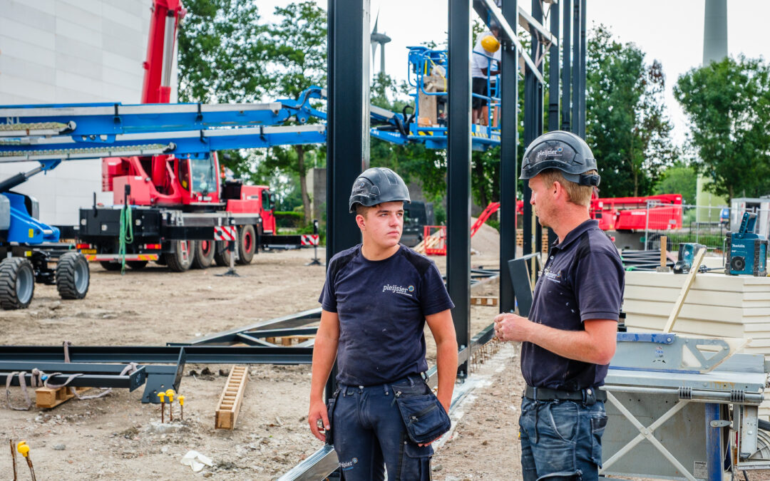 Patrick geslaagd voor opleiding Timmerman